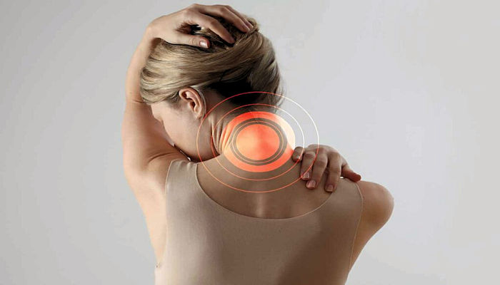 Alivia la tensión en cuello y hombros con estos ejercicios y tratamientos