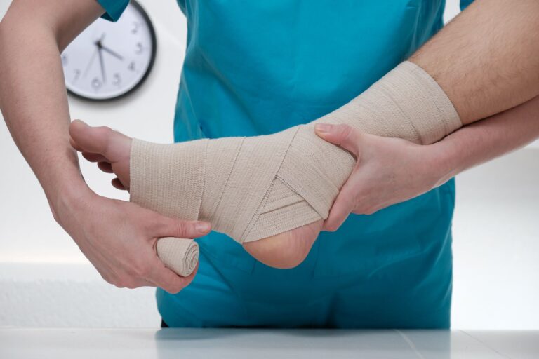 Cuidados esenciales para prevenir lesiones en pie y tobillo